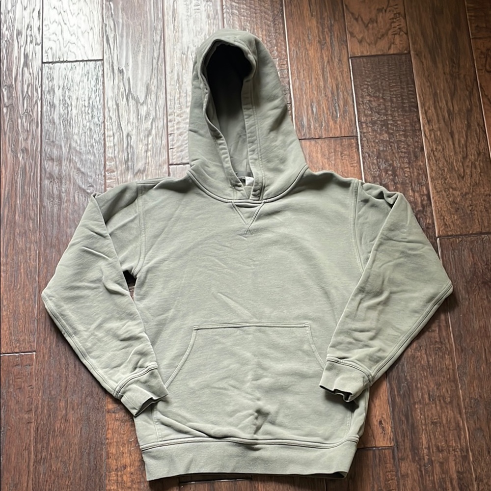 Lululemon sz 2 hoodie slightly oversized will fit size 4.